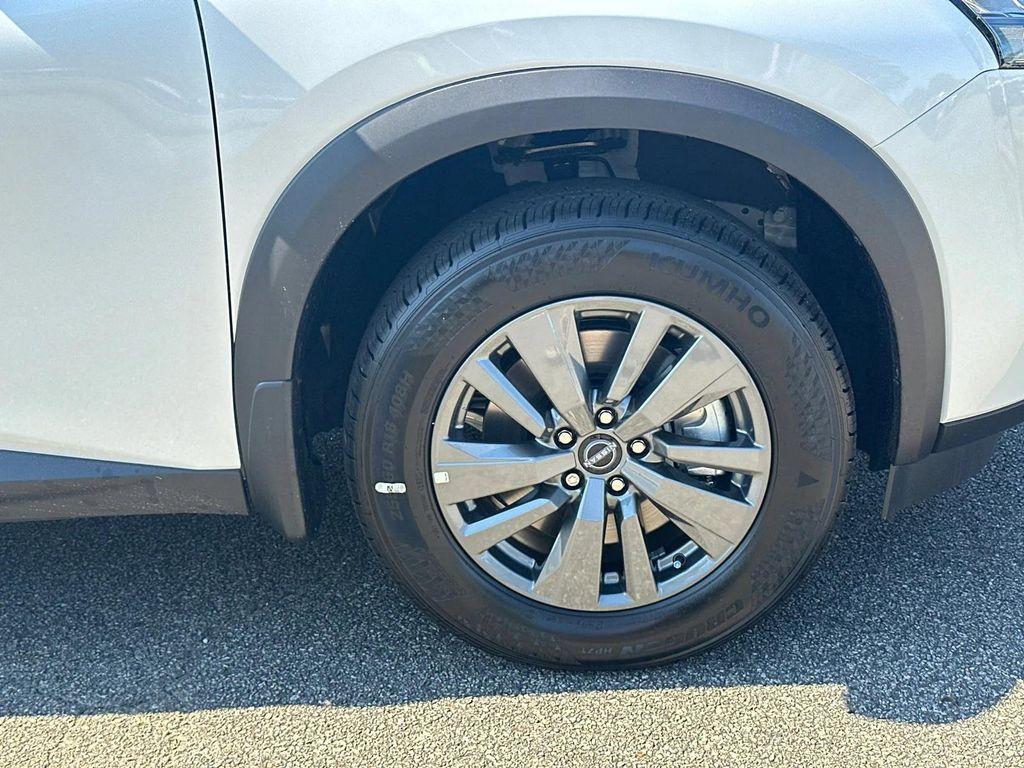 new 2025 Nissan Pathfinder car, priced at $33,675