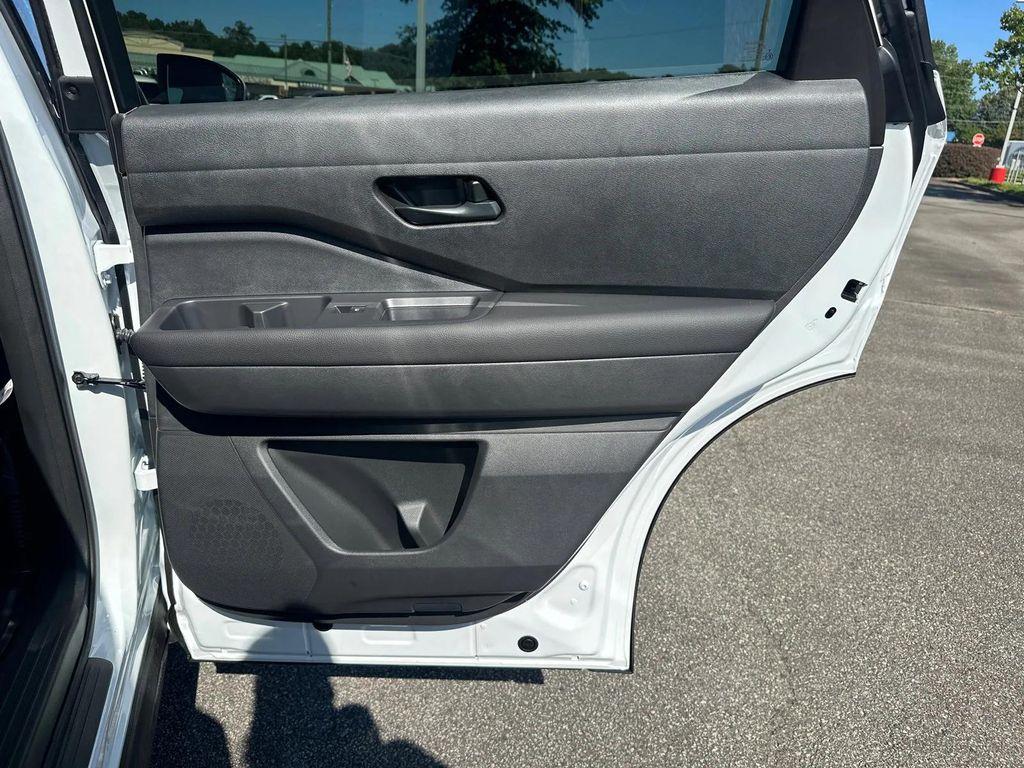 new 2025 Nissan Pathfinder car, priced at $33,675