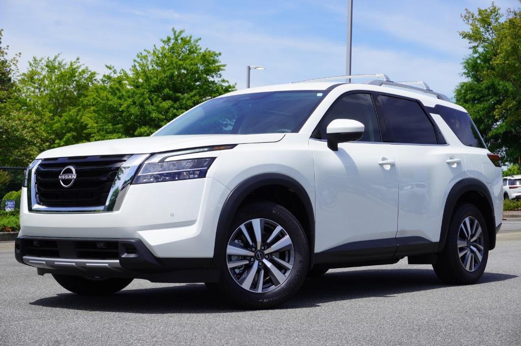 new 2024 Nissan Pathfinder car, priced at $42,628