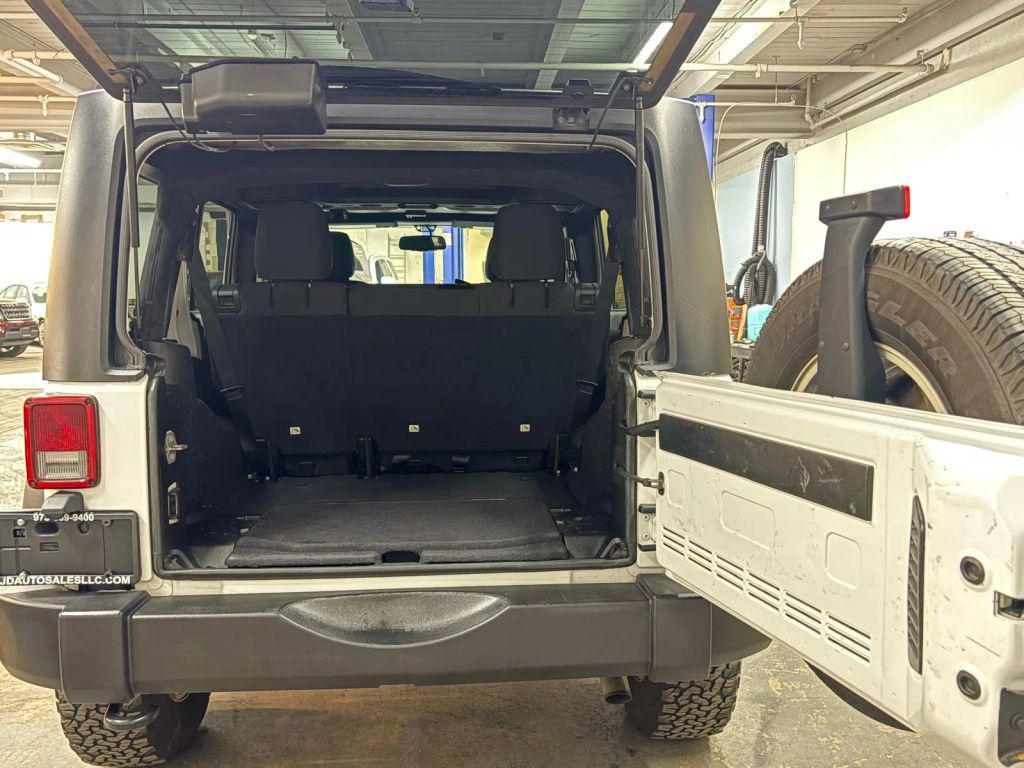 used 2015 Jeep Wrangler Unlimited car, priced at $13,885