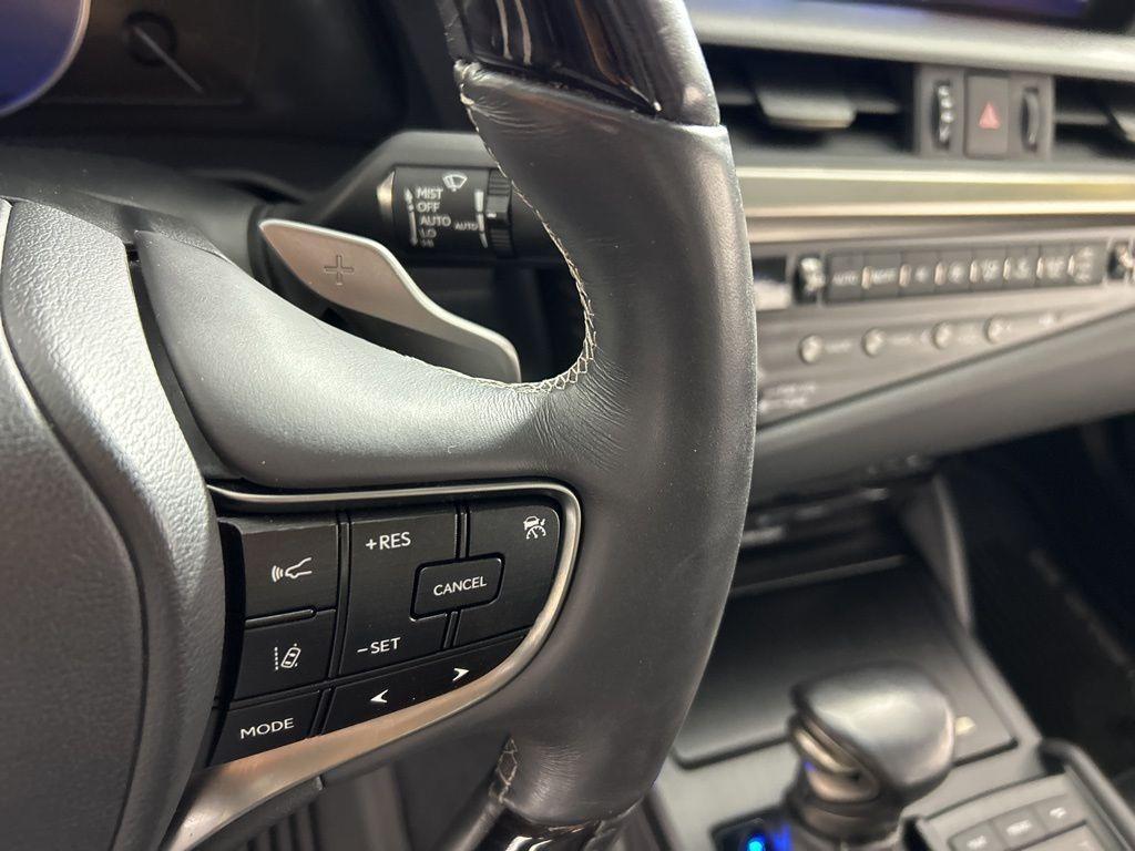 used 2019 Lexus ES 350 car, priced at $30,860