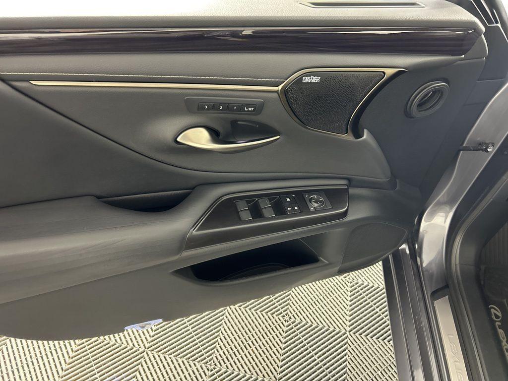 used 2019 Lexus ES 350 car, priced at $30,860
