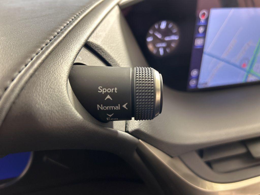 used 2019 Lexus ES 350 car, priced at $30,860