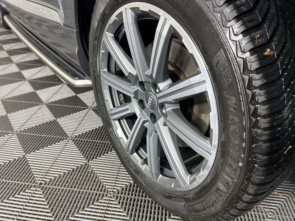 used 2018 Audi Q7 car, priced at $13,578