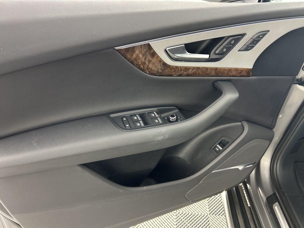 used 2018 Audi Q7 car, priced at $13,578
