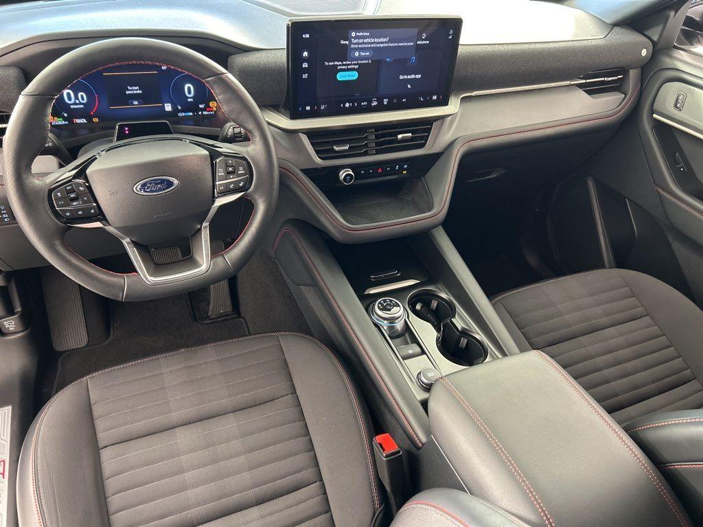 used 2025 Ford Explorer car, priced at $40,982