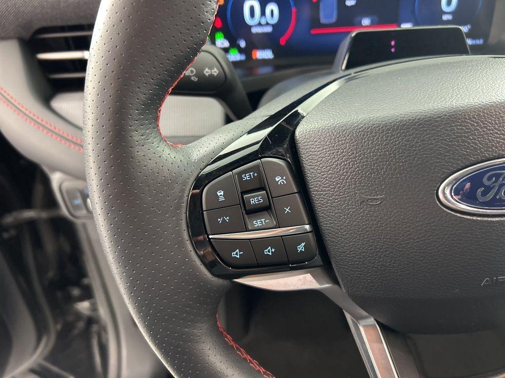 used 2025 Ford Explorer car, priced at $40,982