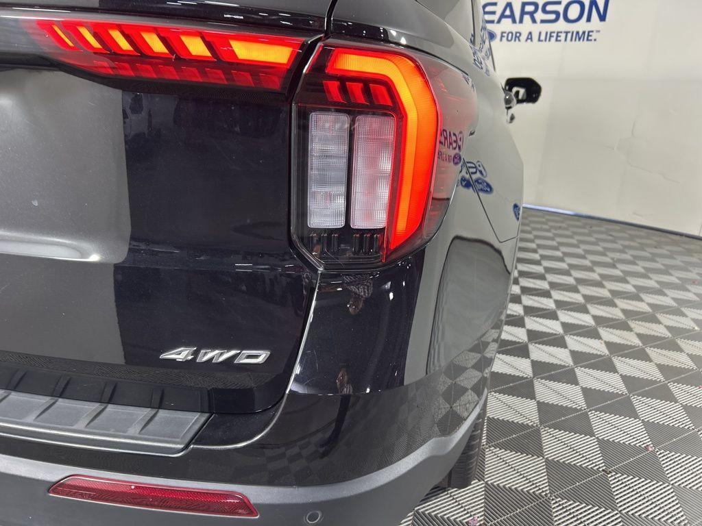 used 2025 Ford Explorer car, priced at $40,982