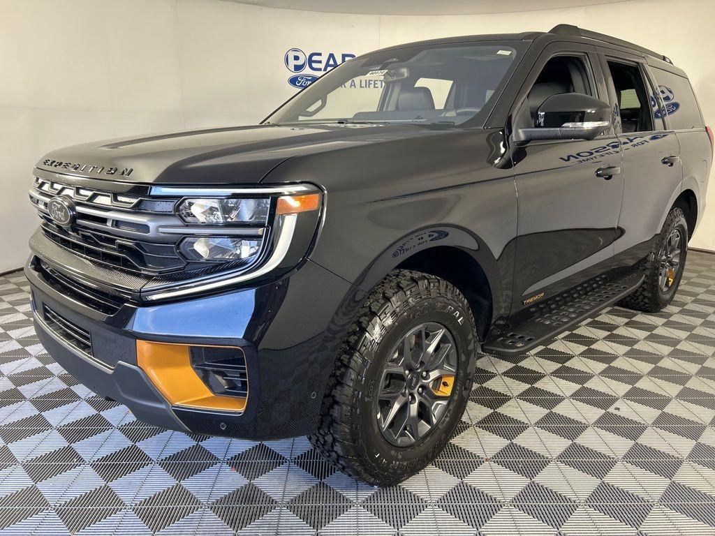 new 2025 Ford Expedition car, priced at $78,874