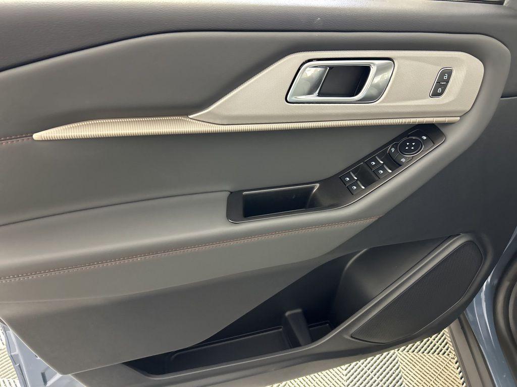 new 2025 Ford Explorer car, priced at $45,082