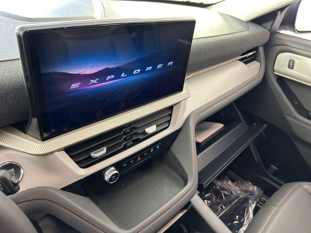 new 2025 Ford Explorer car, priced at $45,082