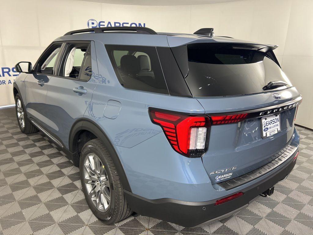 new 2025 Ford Explorer car, priced at $45,082