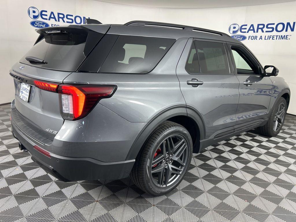 used 2025 Ford Explorer car, priced at $41,328