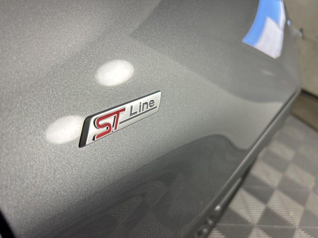 used 2025 Ford Explorer car, priced at $41,328