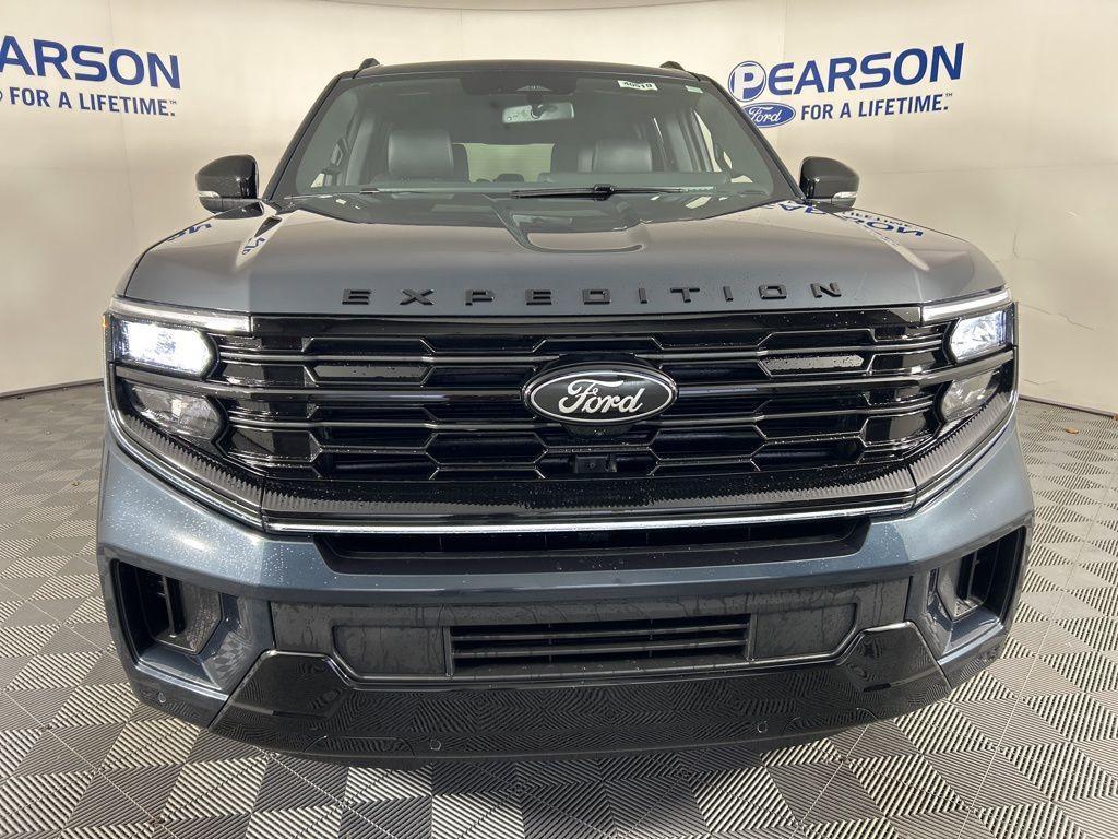 new 2025 Ford Expedition car, priced at $80,695