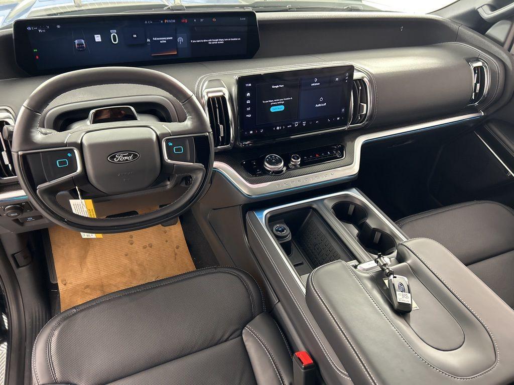 new 2025 Ford Expedition car, priced at $80,695
