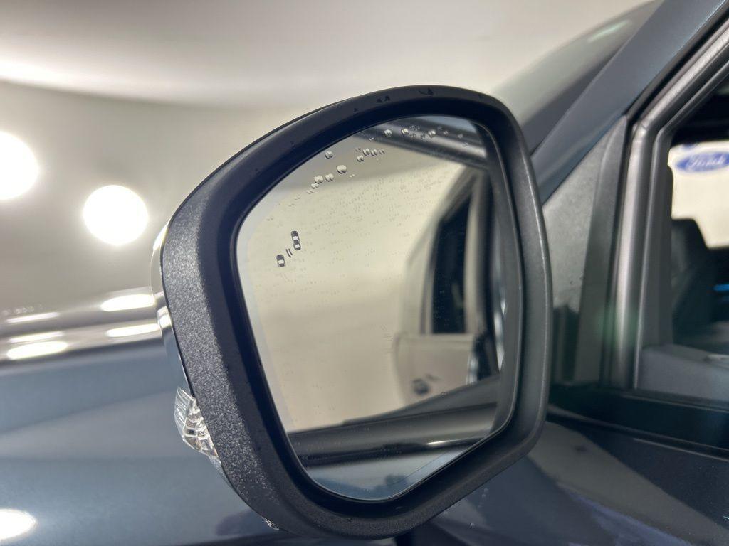 new 2025 Ford Expedition car, priced at $80,695