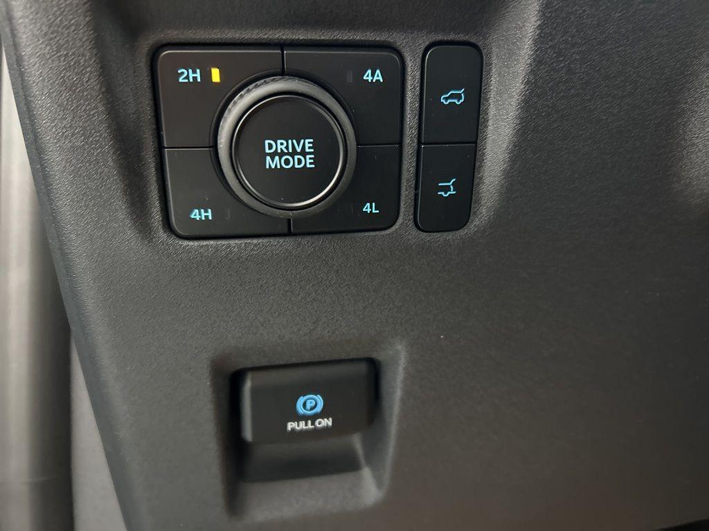 new 2025 Ford Expedition car, priced at $80,695