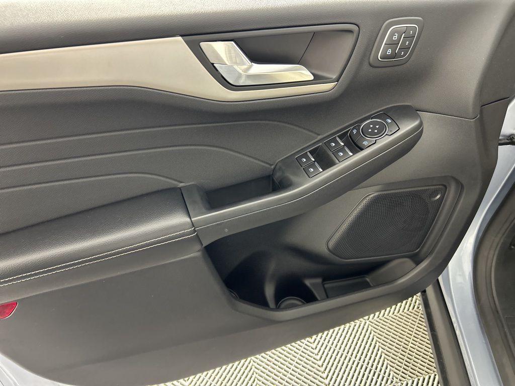 used 2022 Ford Escape car, priced at $25,590