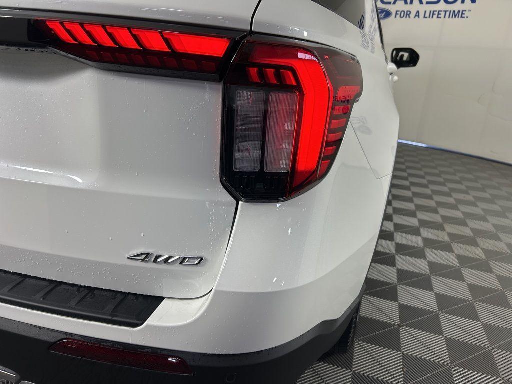 new 2025 Ford Explorer car, priced at $49,661