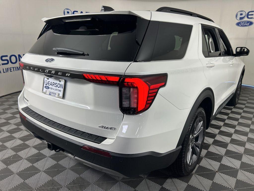 new 2025 Ford Explorer car, priced at $49,661