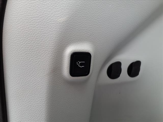 used 2019 Jeep Cherokee car