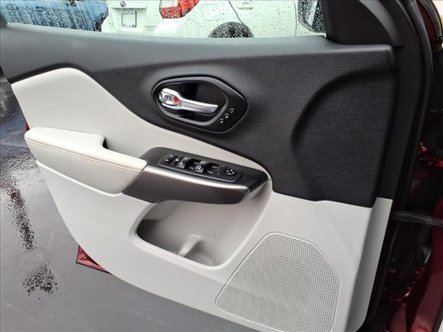 used 2019 Jeep Cherokee car