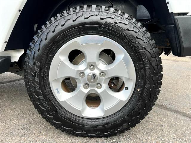 used 2015 Jeep Wrangler Unlimited car, priced at $16,595