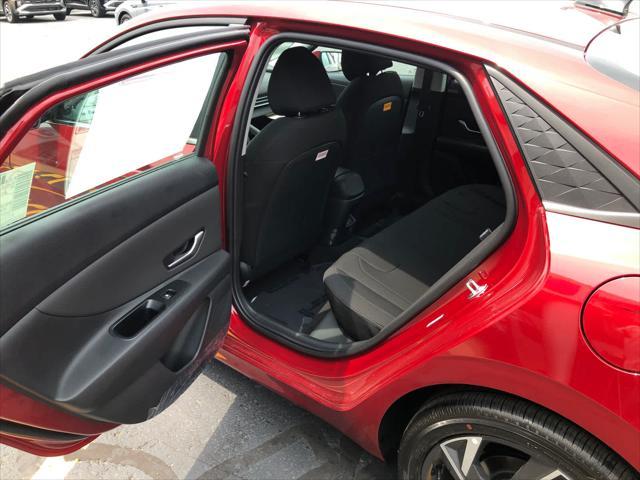 new 2025 Hyundai Elantra car, priced at $27,013