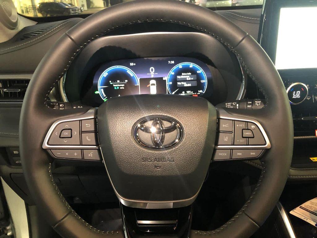 new 2025 Toyota Highlander Hybrid car, priced at $56,203