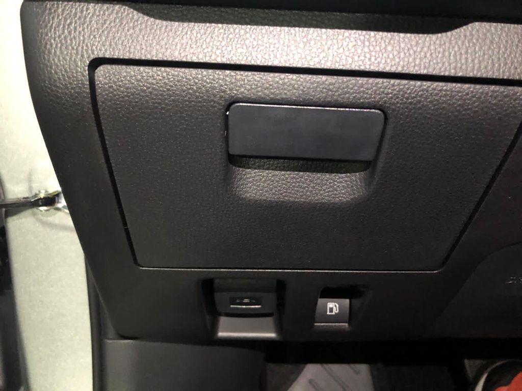 new 2025 Toyota Highlander Hybrid car, priced at $56,203