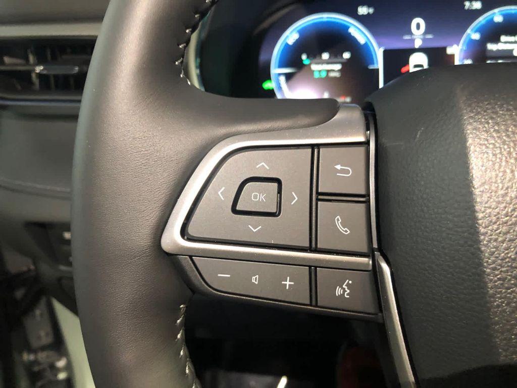 new 2025 Toyota Highlander Hybrid car, priced at $56,203