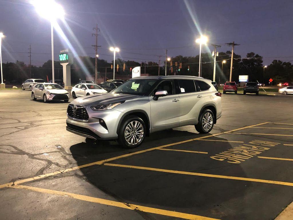 new 2025 Toyota Highlander Hybrid car, priced at $56,203