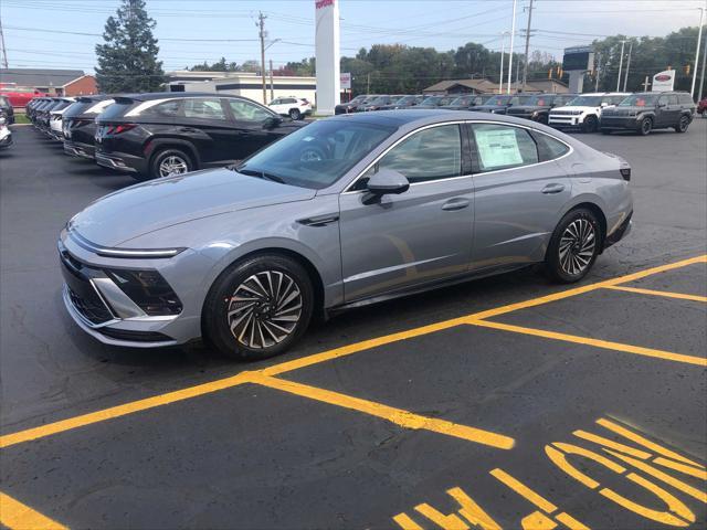 new 2025 Hyundai Sonata Hybrid car, priced at $38,003