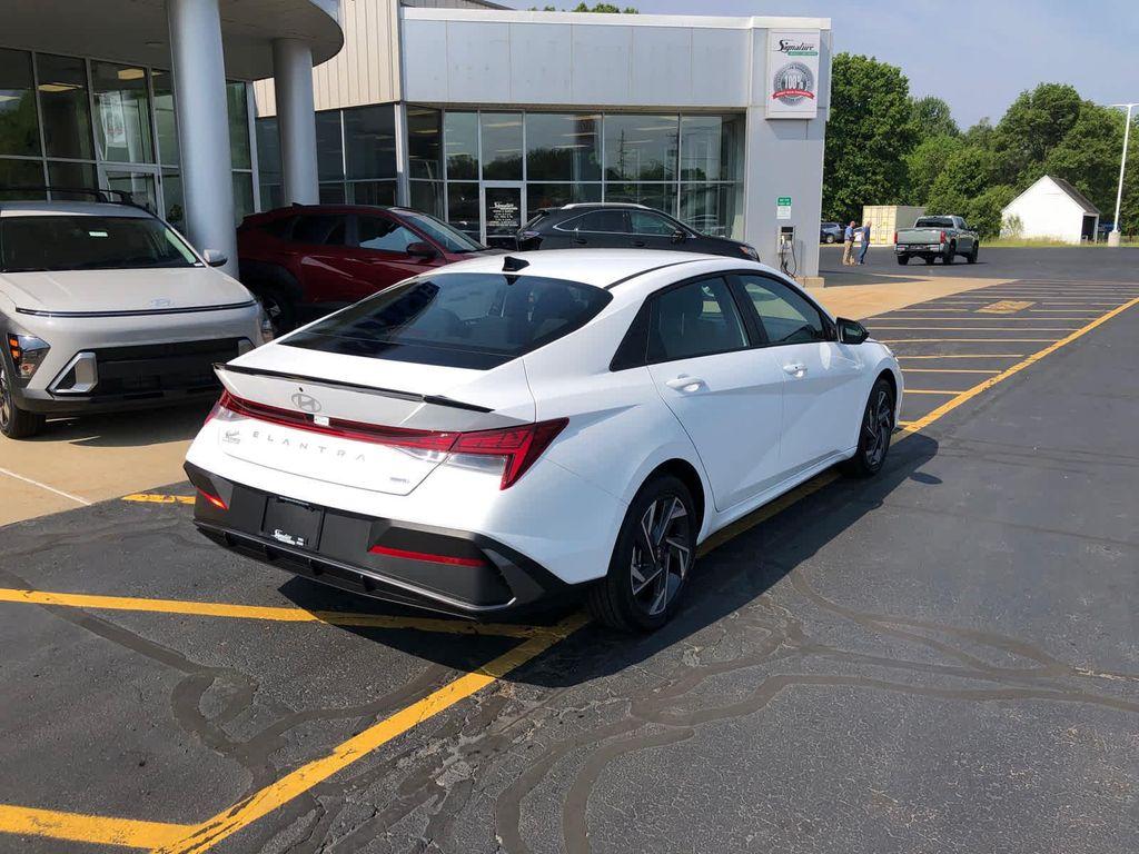 new 2025 Hyundai Elantra car, priced at $28,692