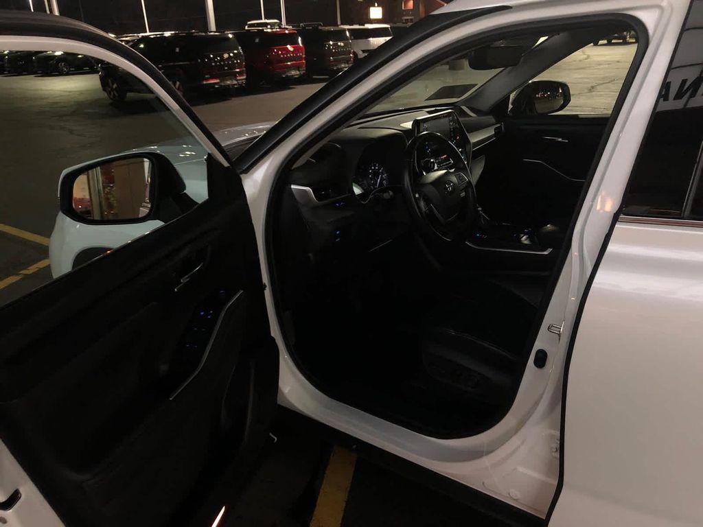 used 2022 Toyota Highlander car, priced at $33,990