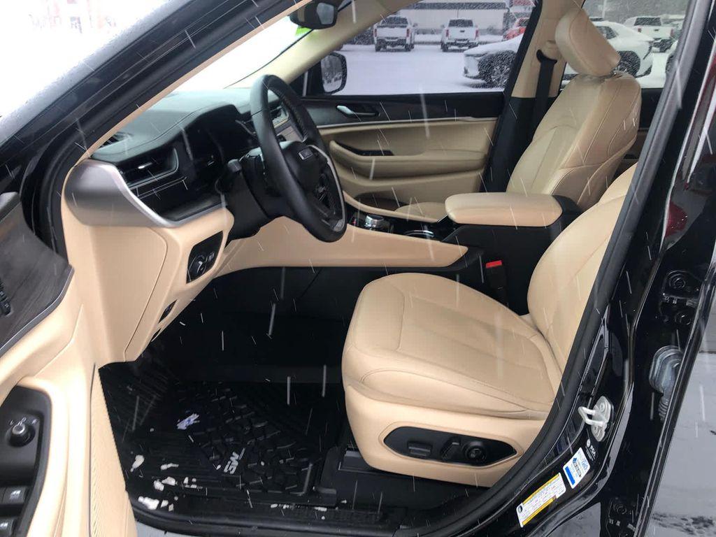 used 2022 Jeep Grand Cherokee car, priced at $25,990