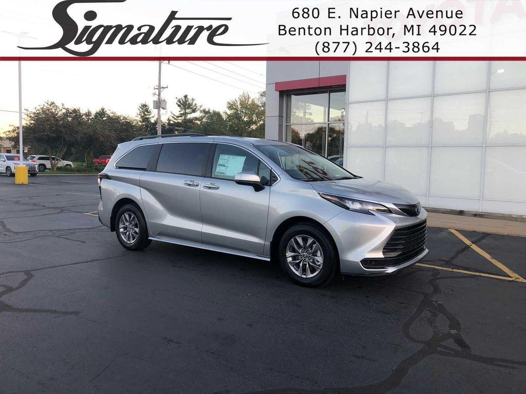new 2025 Toyota Sienna car, priced at $43,095