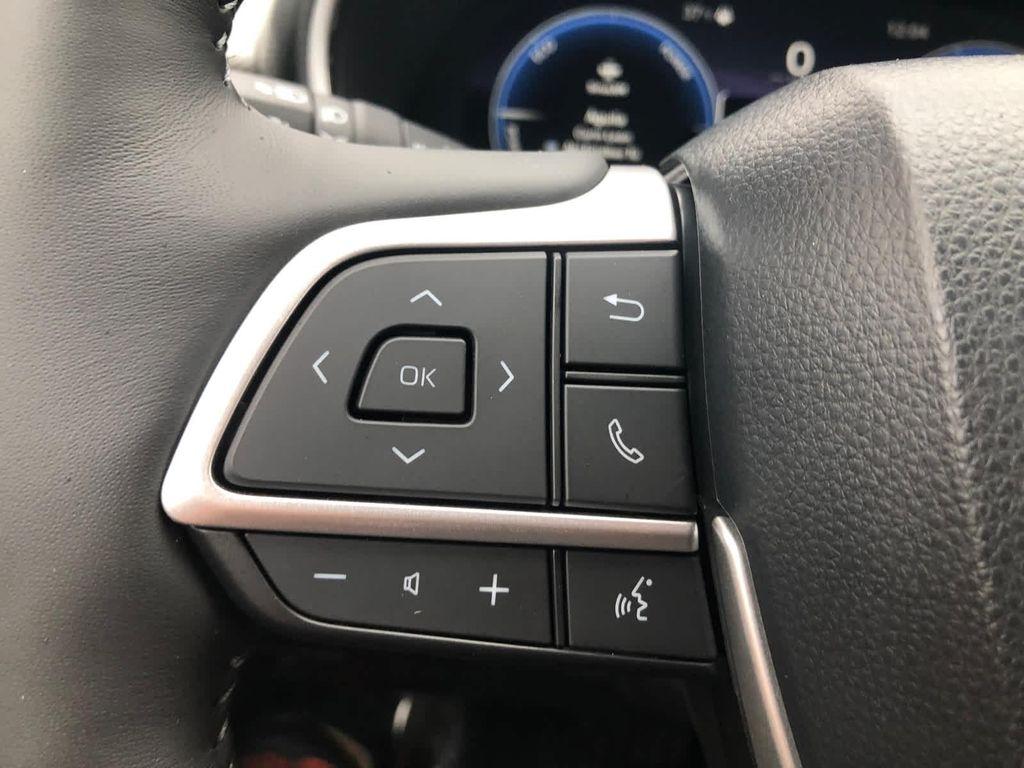 new 2026 Toyota Highlander Hybrid car, priced at $58,761