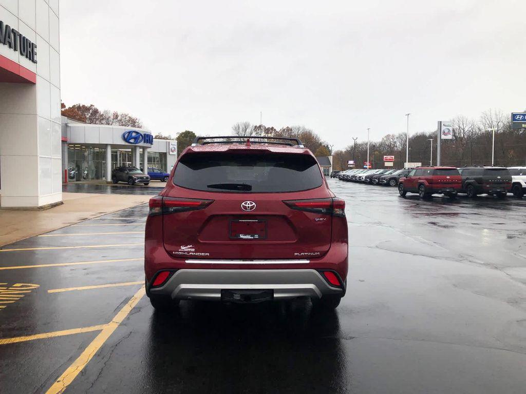 new 2026 Toyota Highlander Hybrid car, priced at $58,761