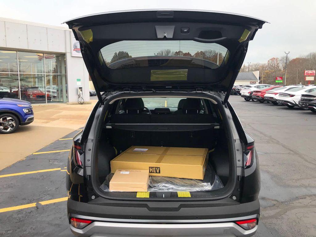 new 2026 Hyundai TUCSON Hybrid car, priced at $44,480