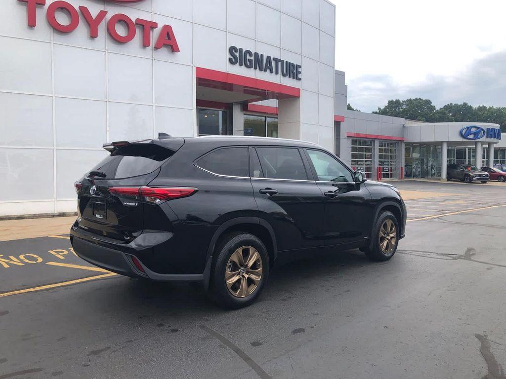 used 2023 Toyota Highlander Hybrid car, priced at $42,490