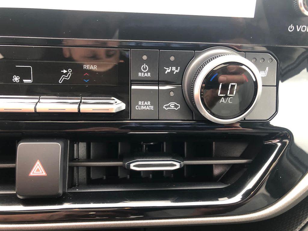 used 2023 Toyota Highlander Hybrid car, priced at $42,490