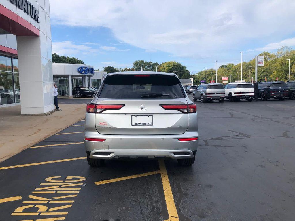 used 2024 Mitsubishi Outlander car, priced at $26,590