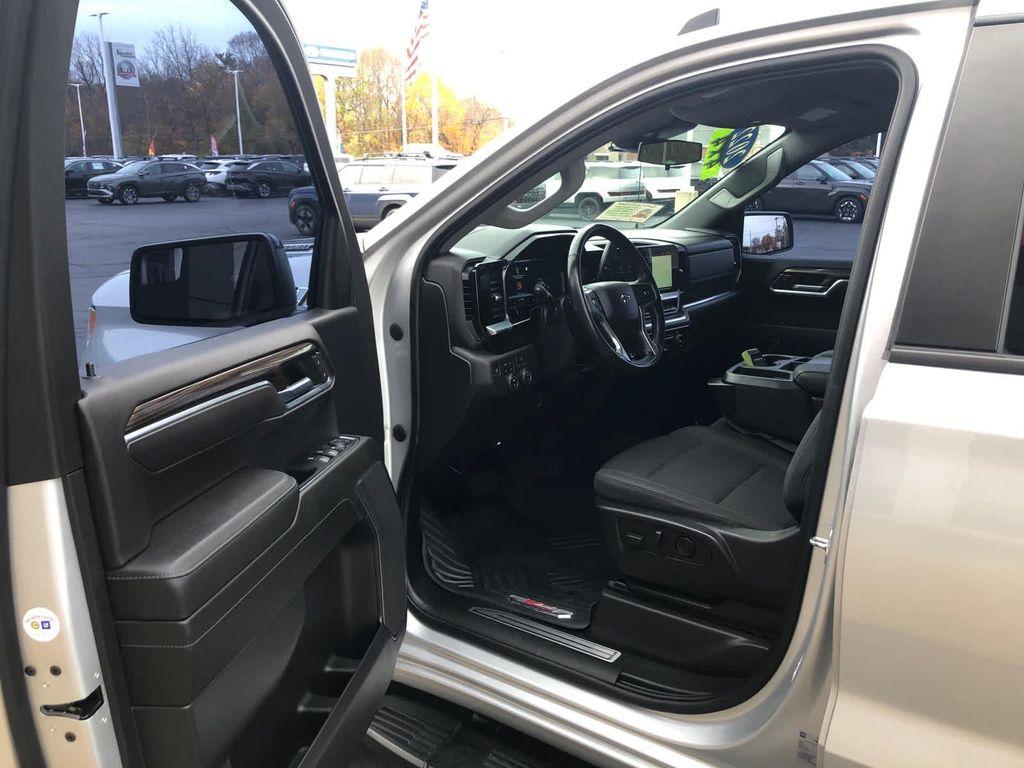 used 2022 Chevrolet Silverado 1500 car, priced at $43,990