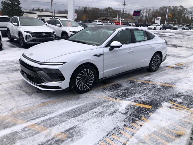 new 2025 Hyundai Sonata Hybrid car, priced at $38,497