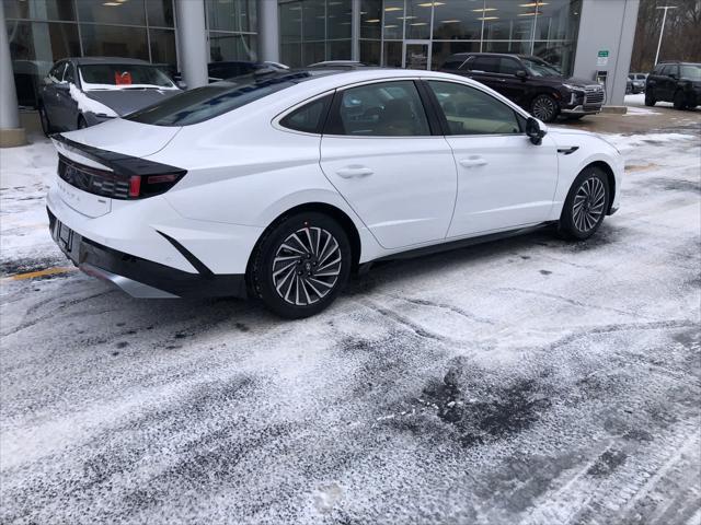 new 2025 Hyundai Sonata Hybrid car, priced at $38,497