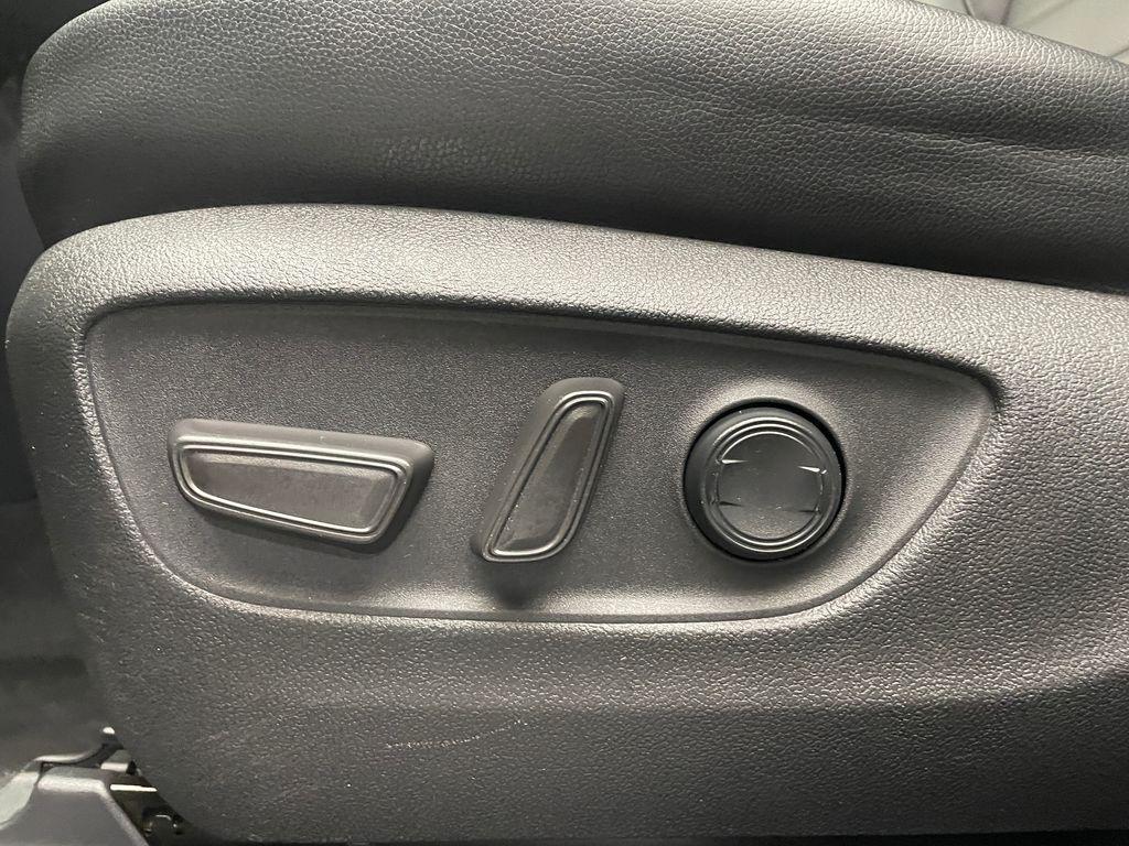 used 2022 Toyota Highlander car, priced at $26,900