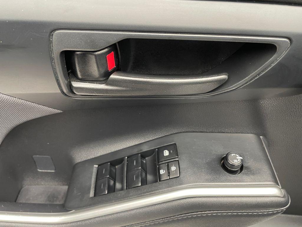 used 2023 Toyota Highlander car, priced at $32,900