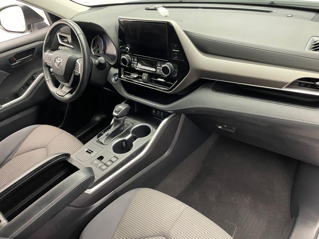used 2023 Toyota Highlander car, priced at $32,900